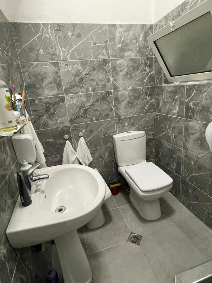 סרנדה Apartament Gjergji מראה חיצוני תמונה