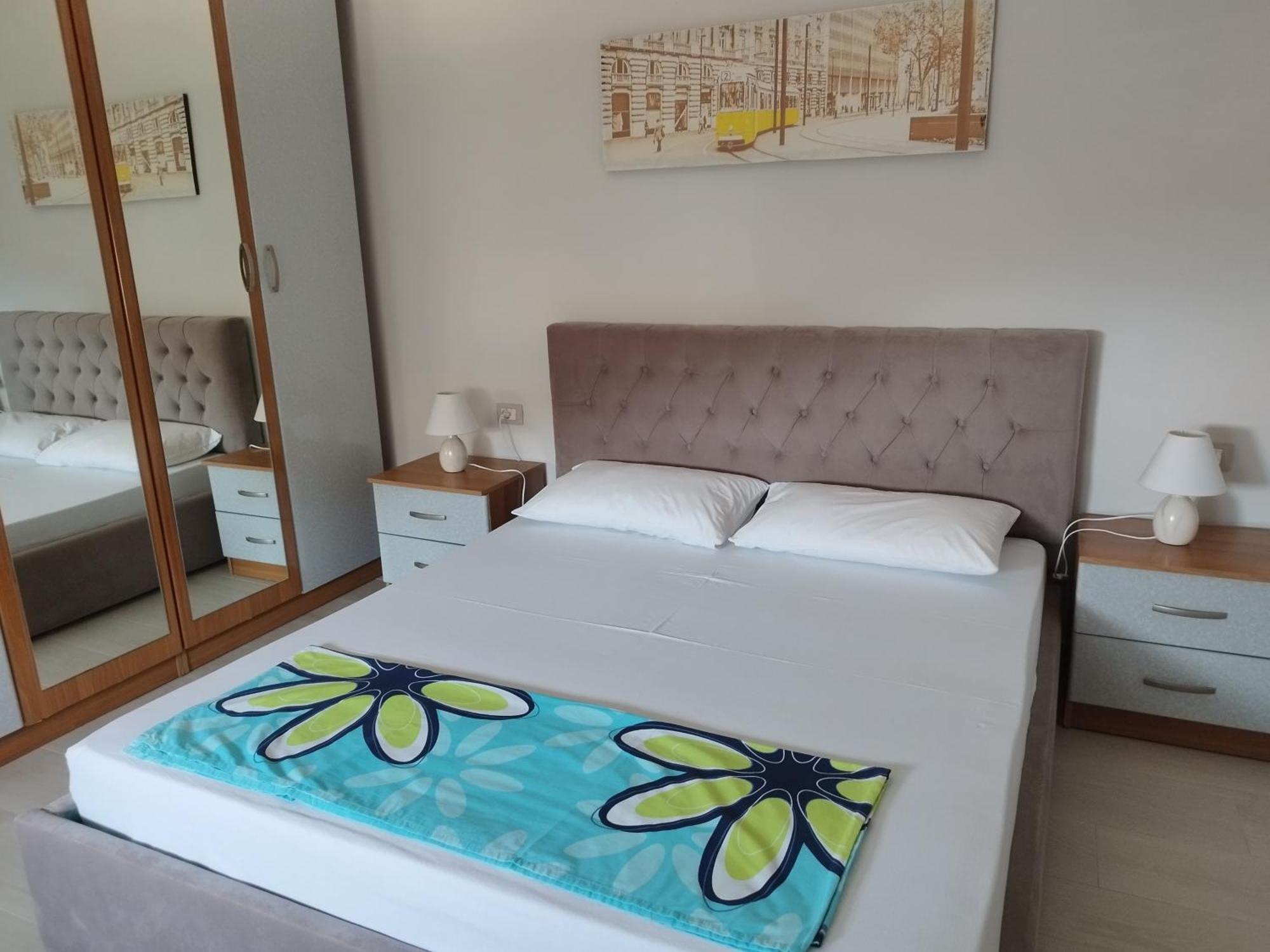 סרנדה Apartament Gjergji מראה חיצוני תמונה