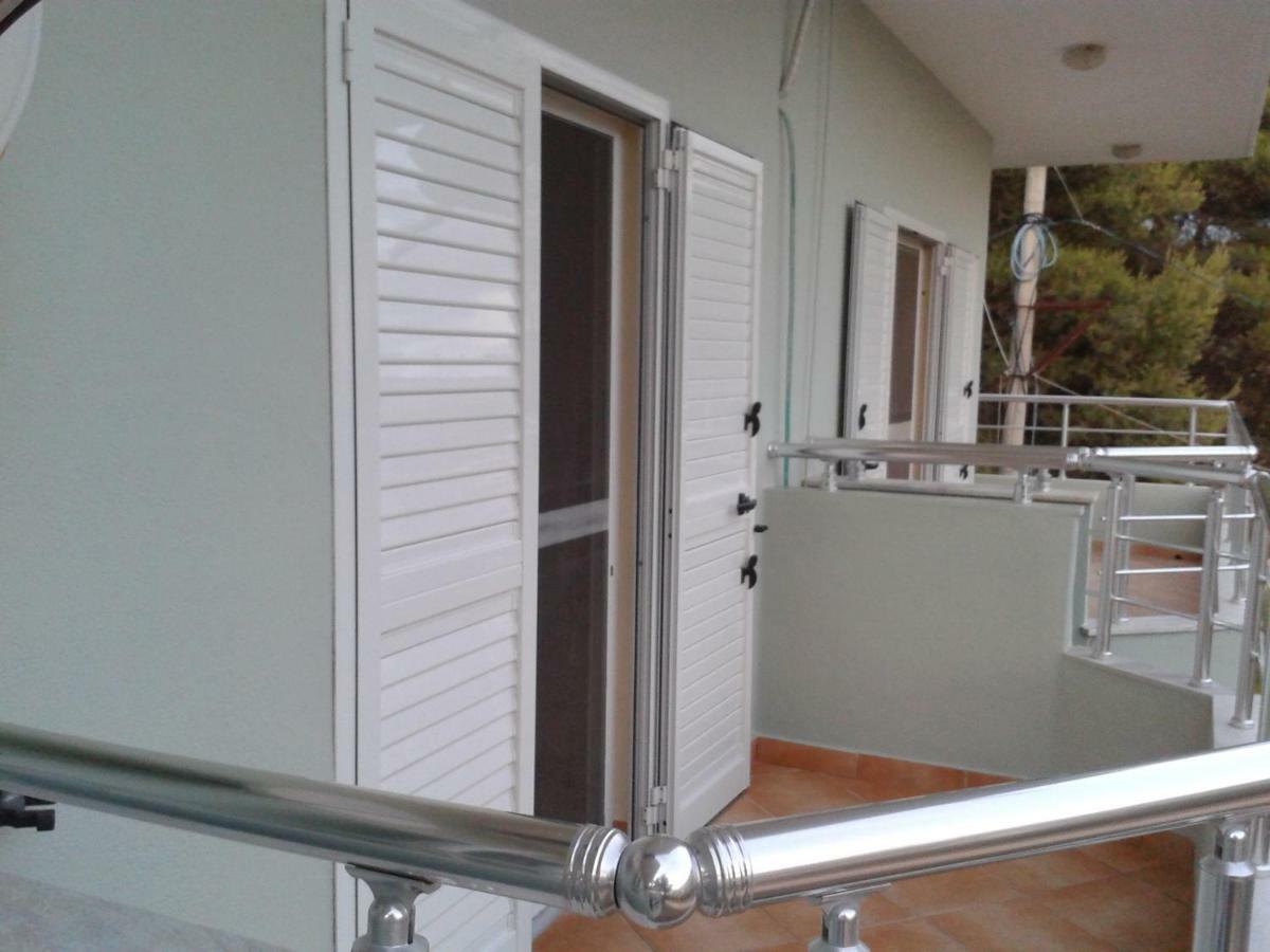 סרנדה Apartament Gjergji מראה חיצוני תמונה